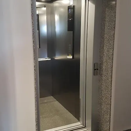 Pm 10 Via Joan Miro *